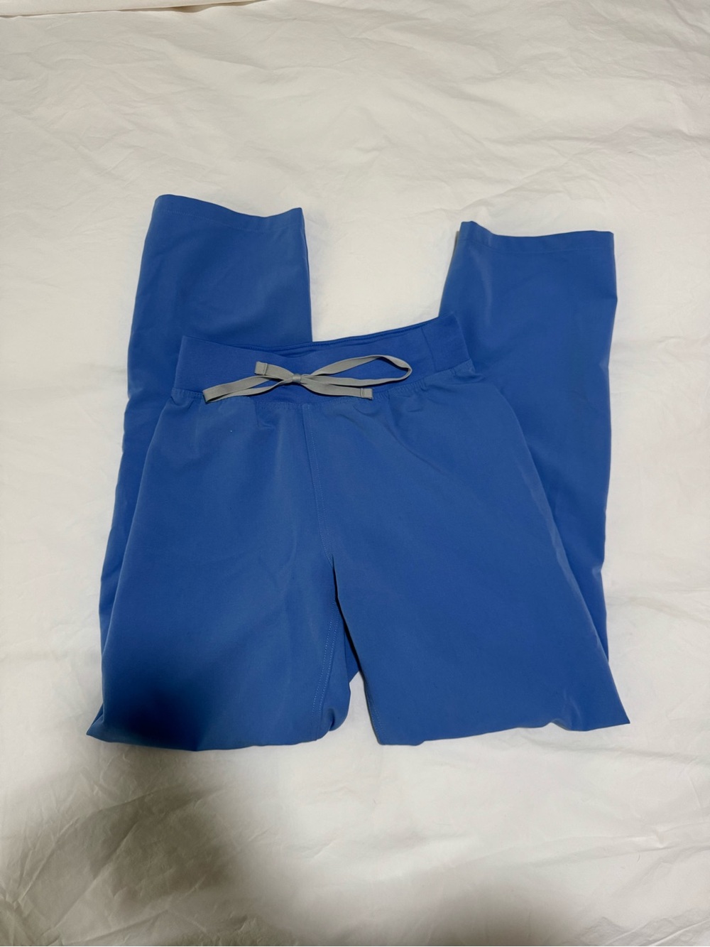 Figs Livingston scrub pants in ciel blue